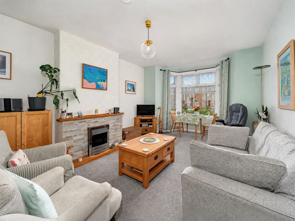 Property photo 3 of 18 20 Ivanhoe Place Dundee-3.Jpg