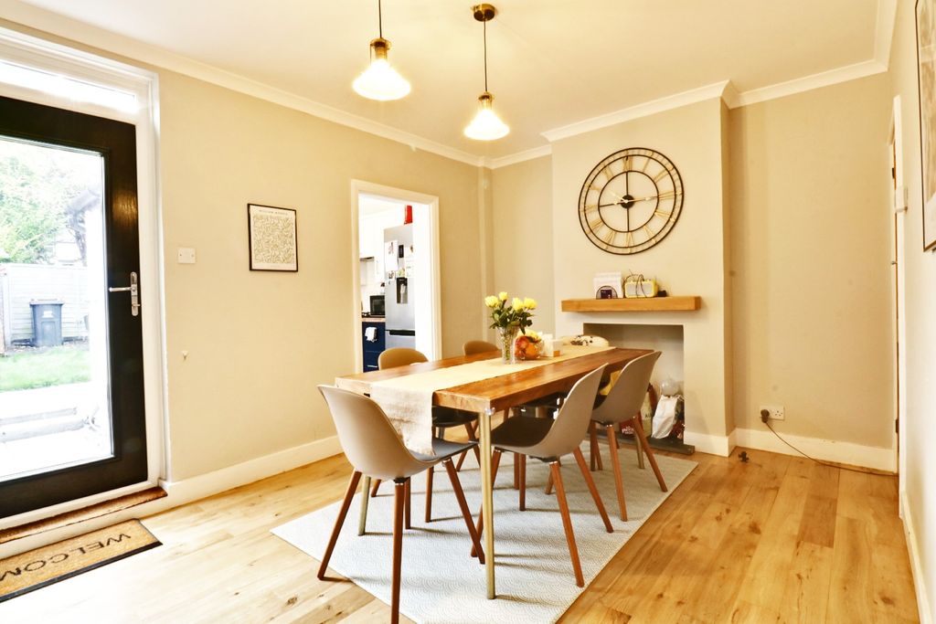 Property photo 3 of 11 3615412