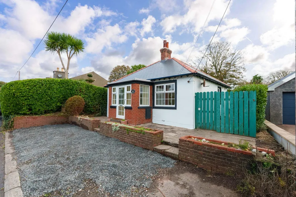 Property photo 2 of 18