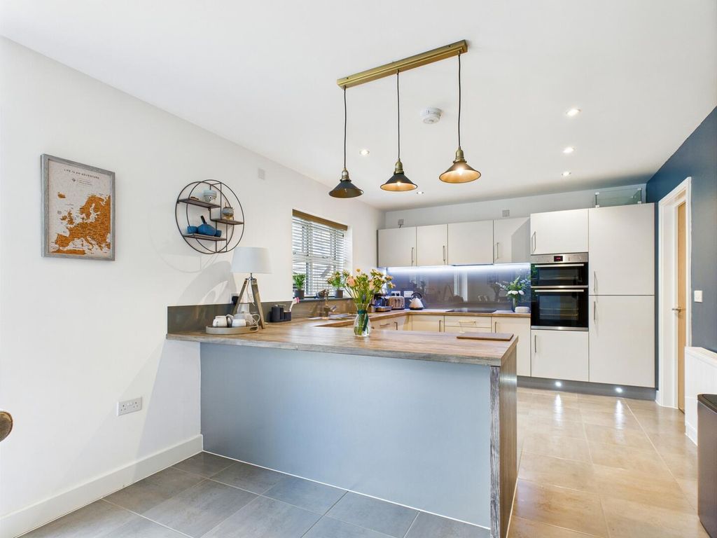 Property photo 2 of 37 Kitchen