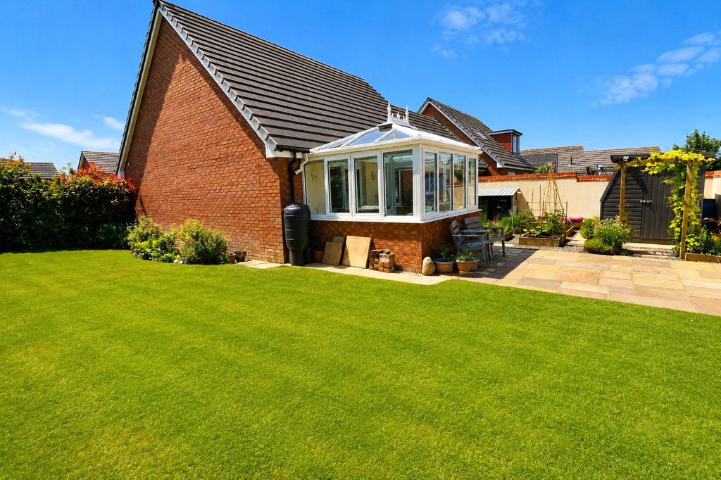 Property photo 2 of 19 2 - Picture No. 35