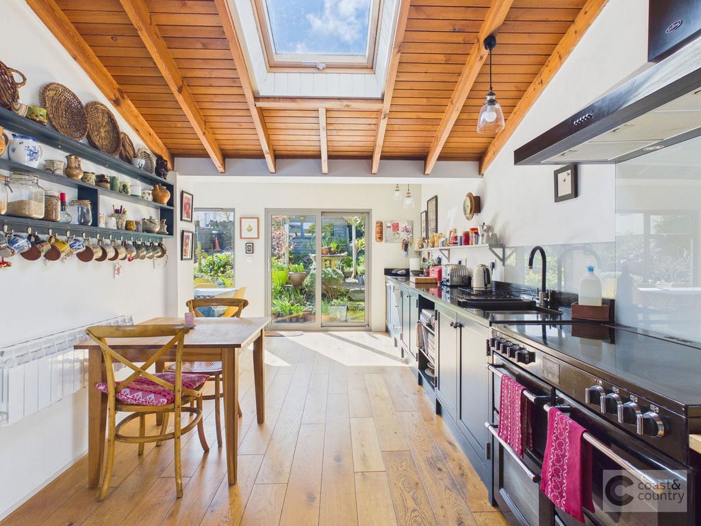 Property photo 3 of 42