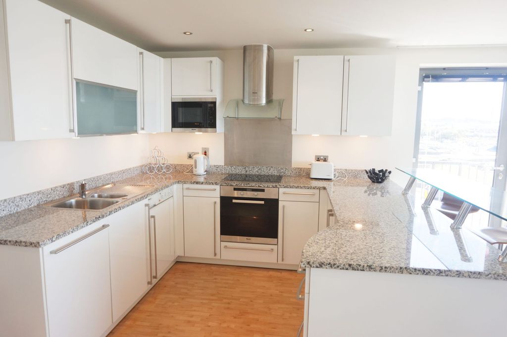 Property photo 3 of 9