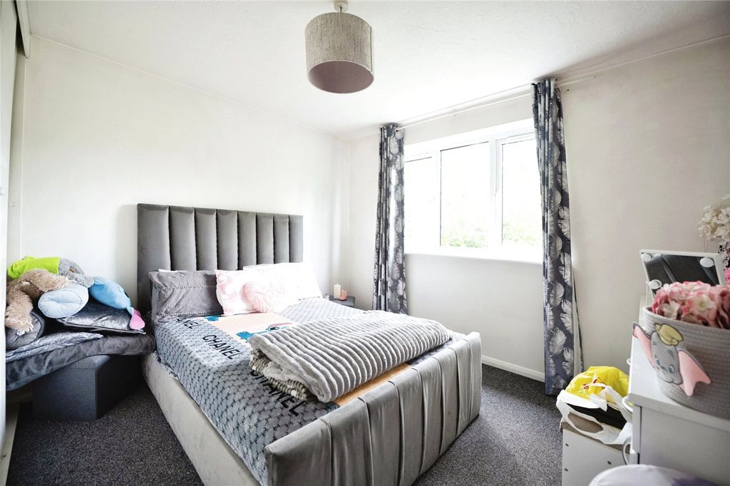 Property photo 3 of 15 Picture No. 02