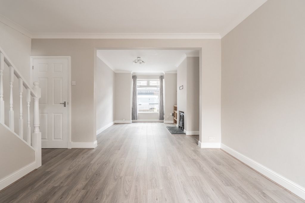 Property photo 3 of 18 5115703