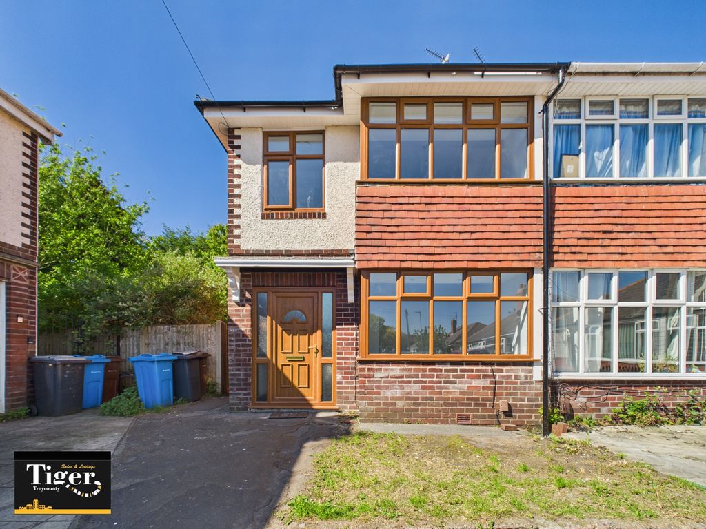Property photo 1 of 17 Cam01931G0-Pr0357-Still017
