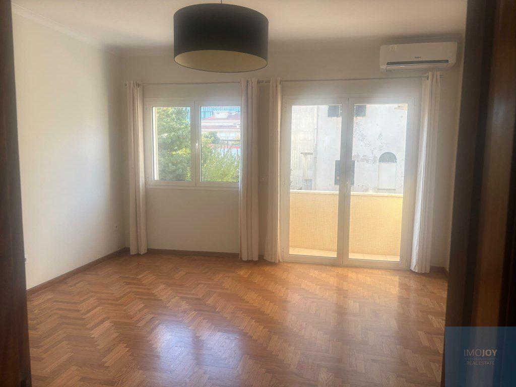 Property photo 2 of 30