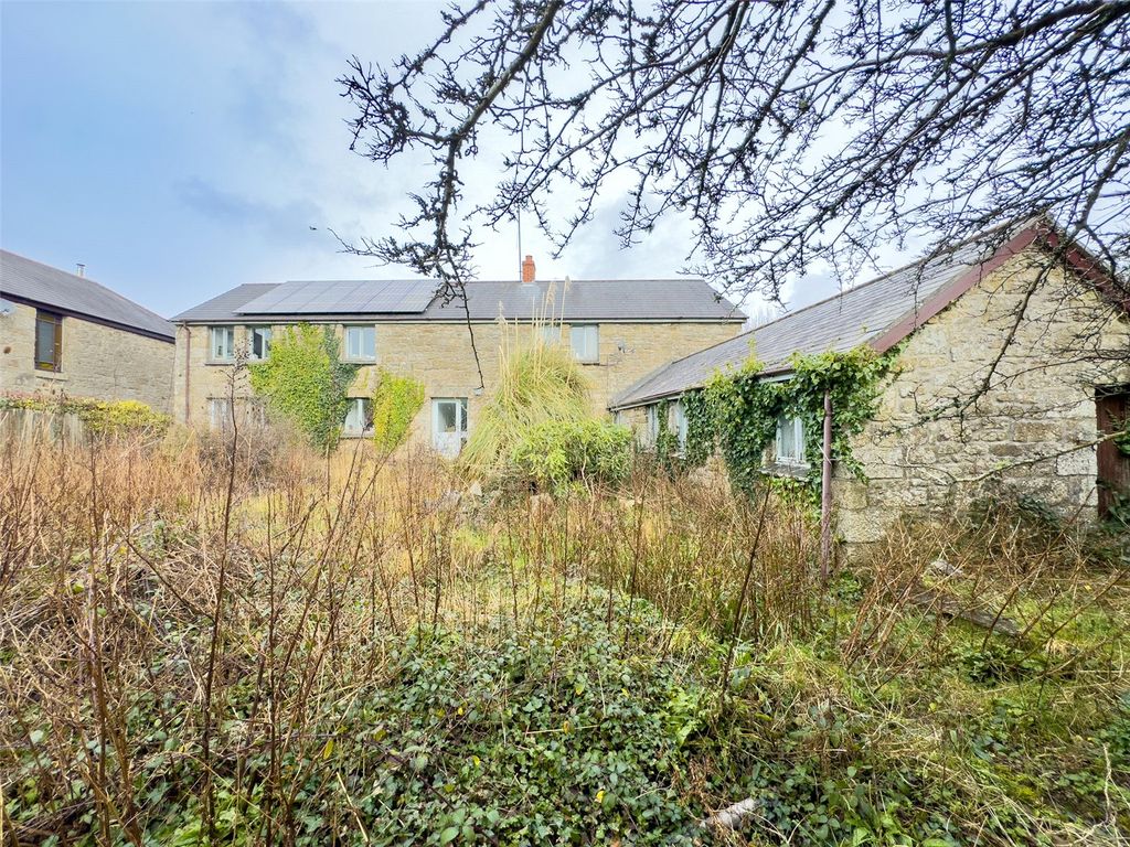 Property photo 2 of 22 Picture No. 18