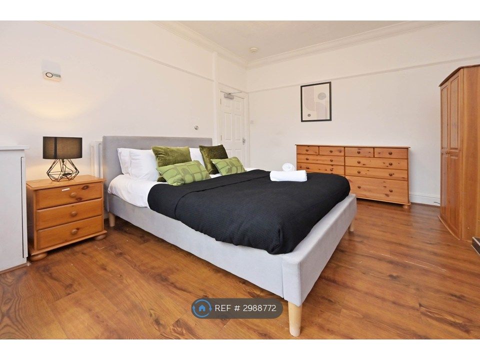 Property photo 2 of 18 Room 1