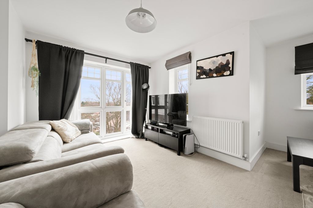 Property photo 2 of 18 Living Area