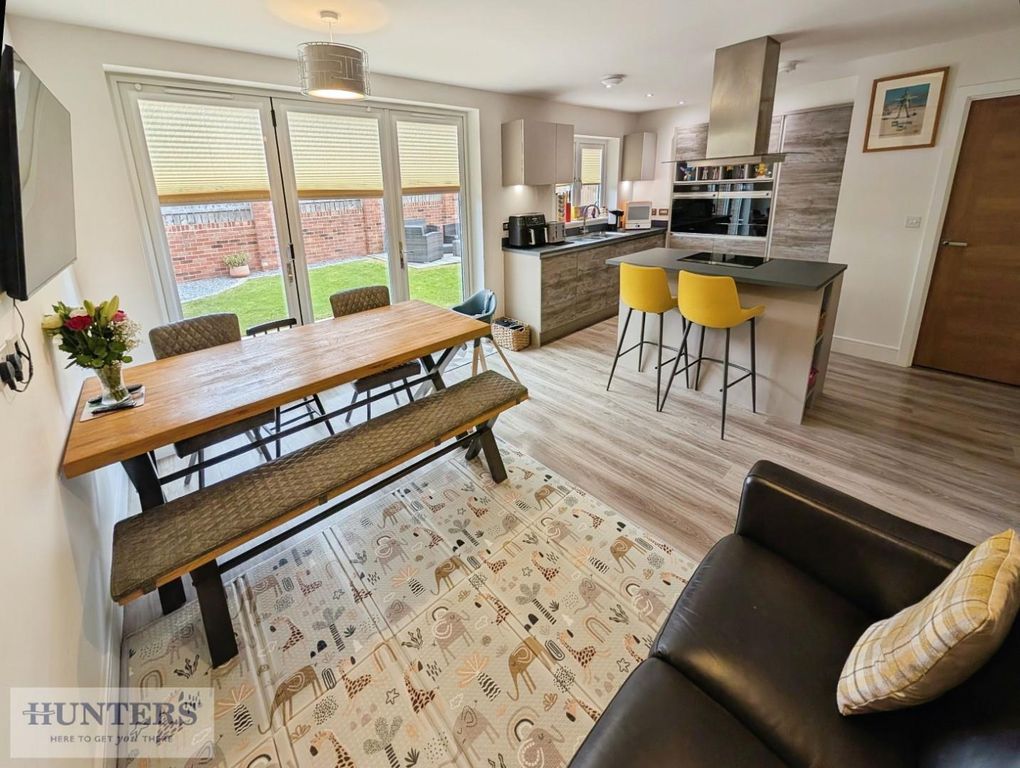 Property photo 2 of 22 Dining Kitchen