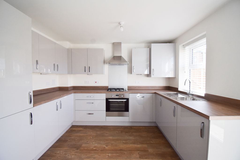 Property photo 2 of 13 Kitchen