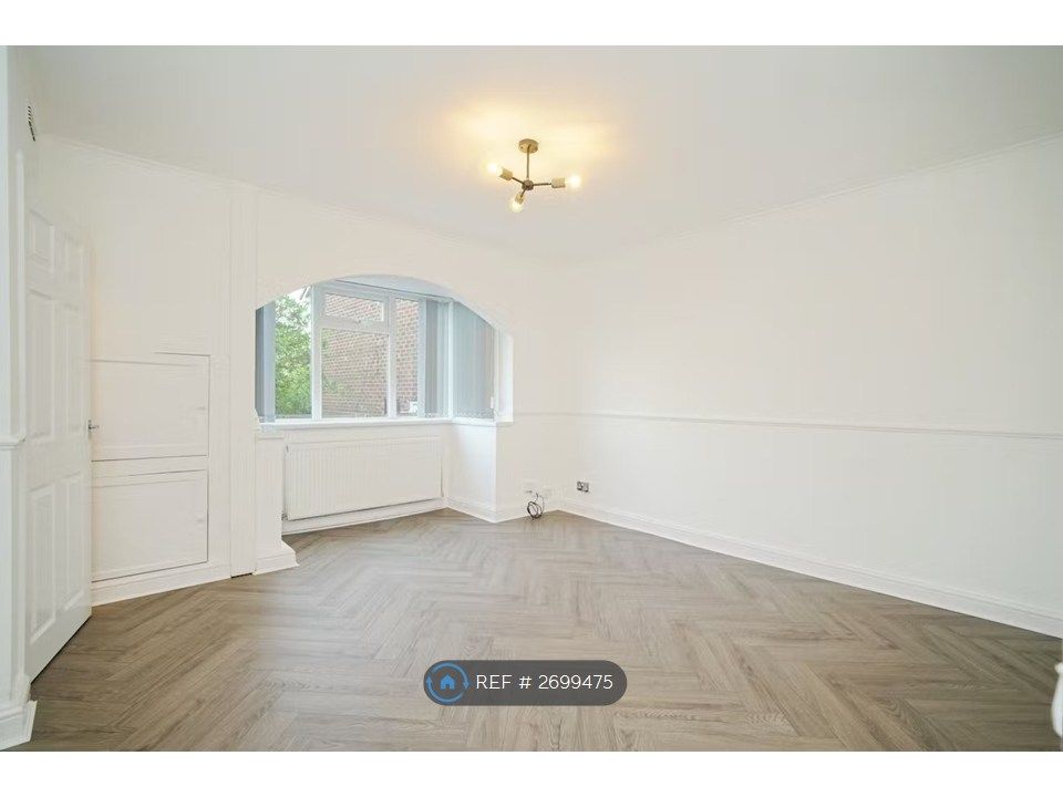 Property photo 2 of 10 Lounge