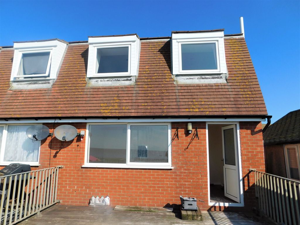 Property photo 2 of 40