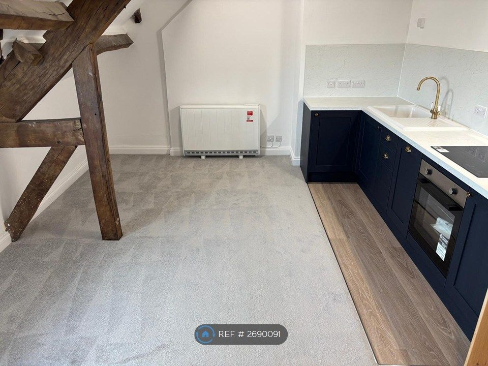 Property photo 3 of 5 Studio Room P2