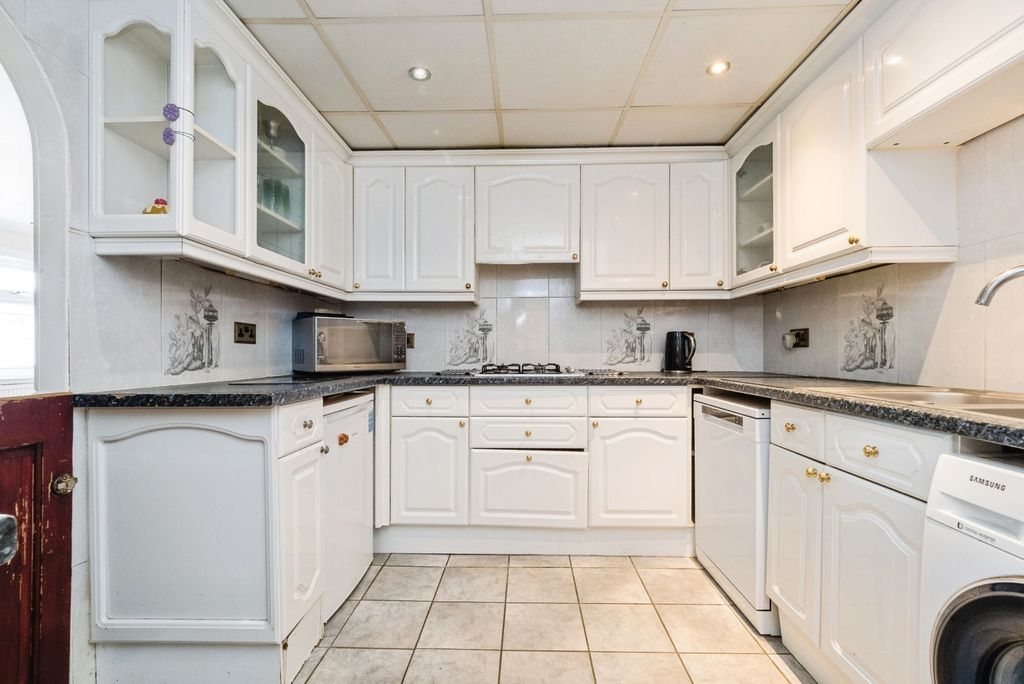 Property photo 3 of 17 Photo