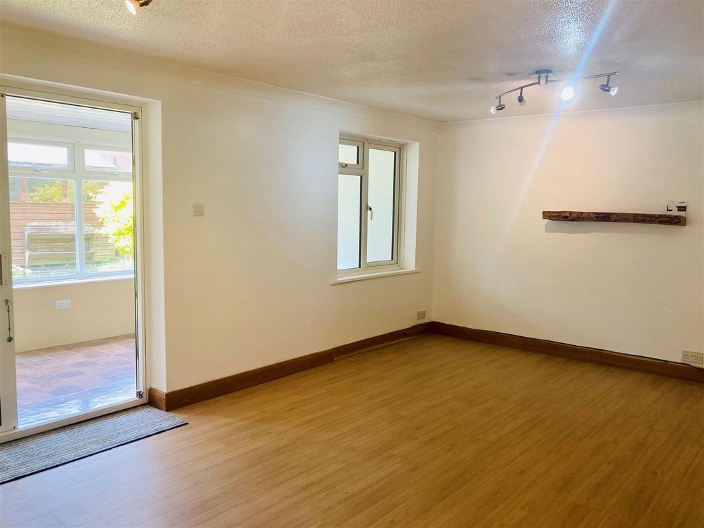 Property photo 3 of 17 Lounge 1.Jpg