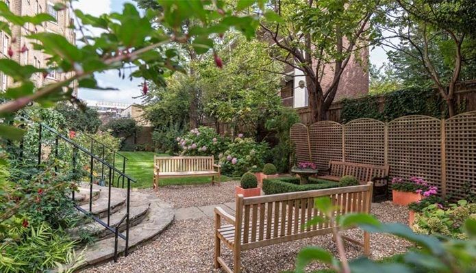 Property photo 3 of 9 Communal Gardens