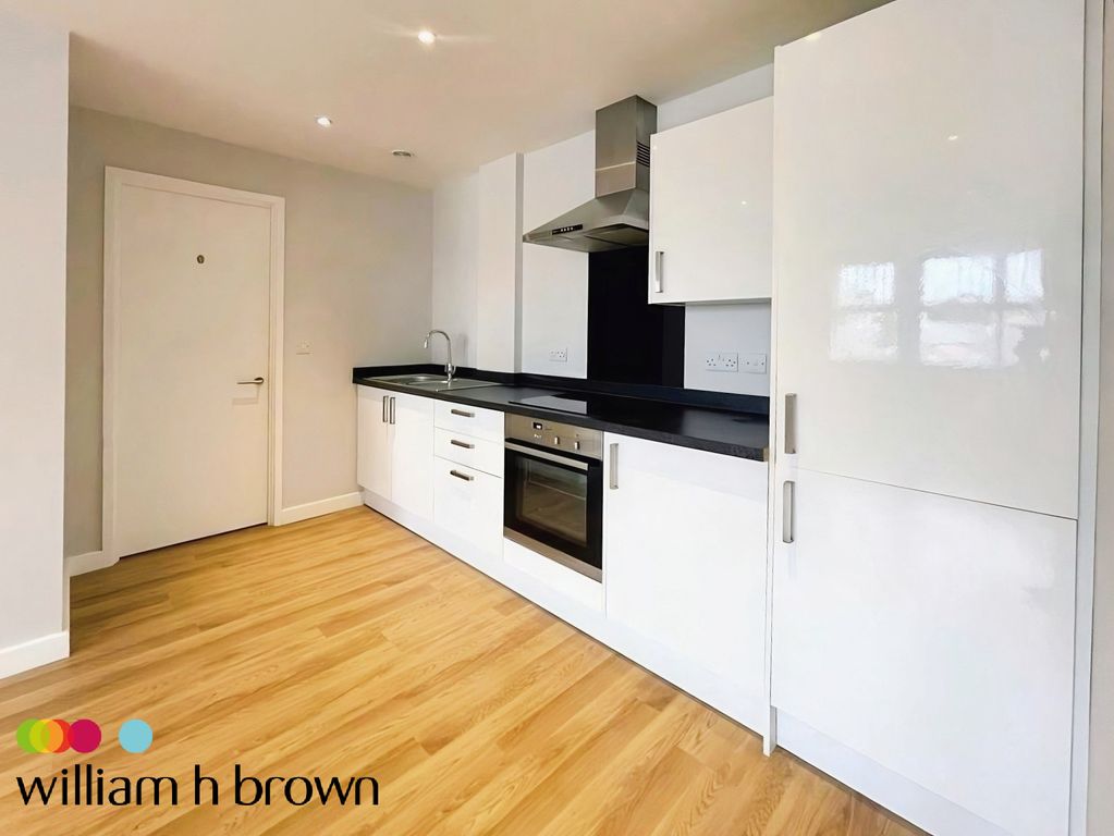 Property photo 2 of 7 Kitchen