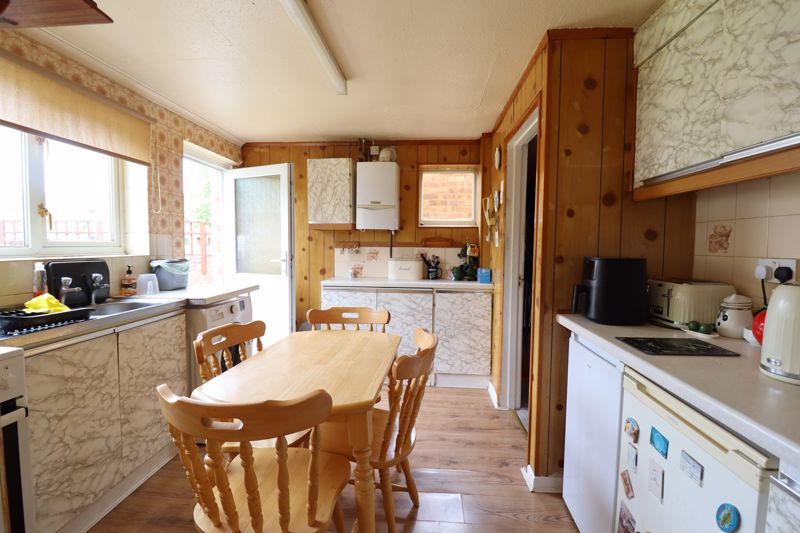 Property photo 3 of 9 Kitchen