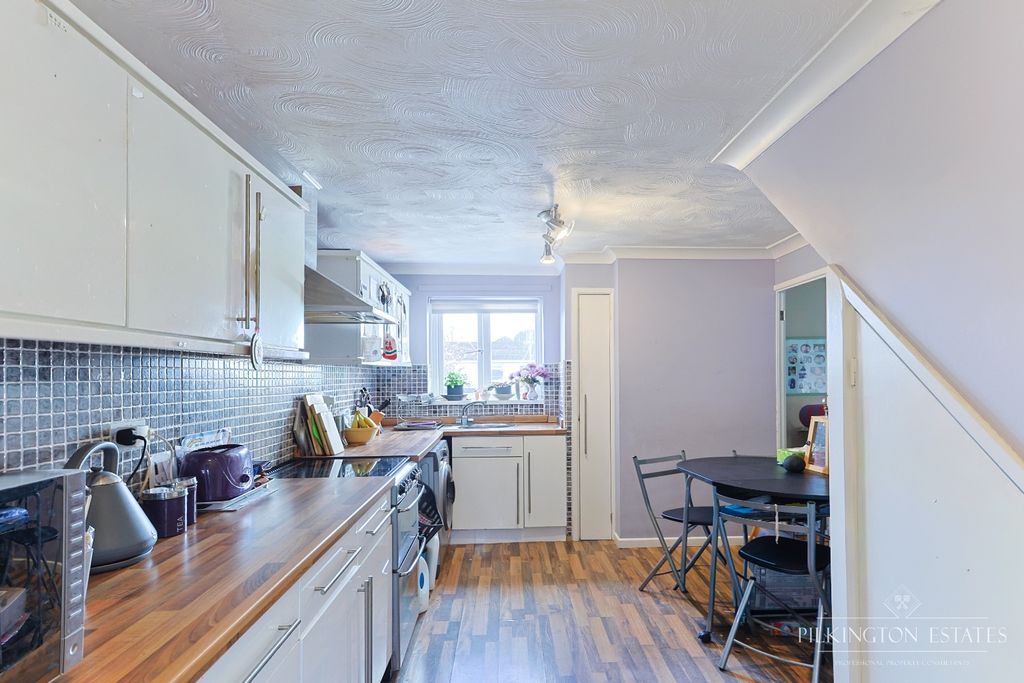 Property photo 2 of 13 4765883