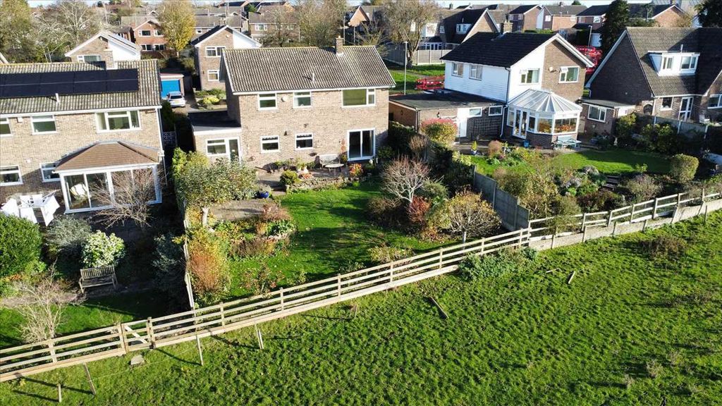 Property photo 3 of 33