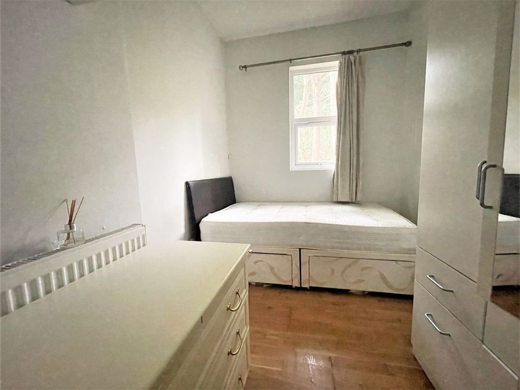 Property photo 3 of 4 Ed8669A29E6Bb27d544Cede1592c5Da1