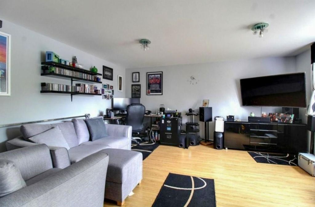 Property photo 3 of 12 Living Room