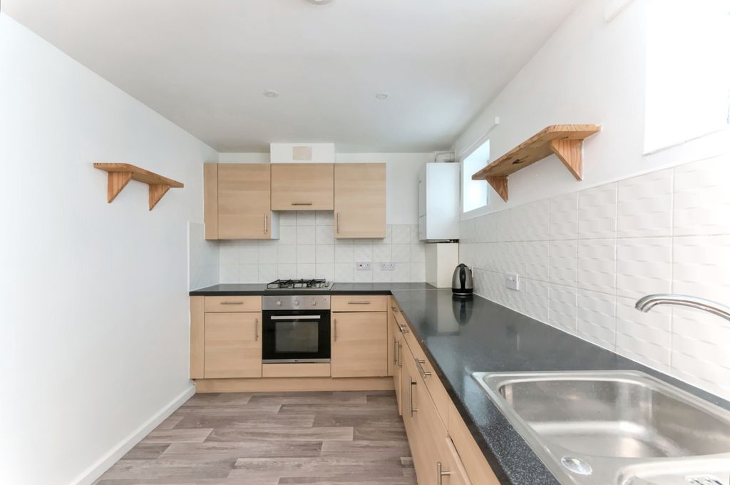 Property photo 3 of 19 Pbox-Img.Jpg