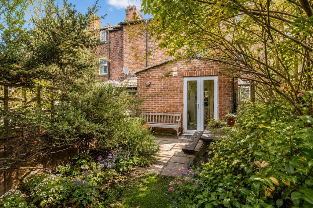 Property photo 2 of 14