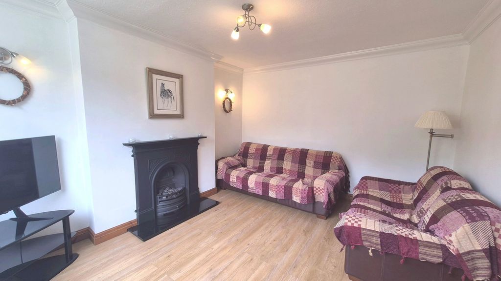 Property photo 3 of 28