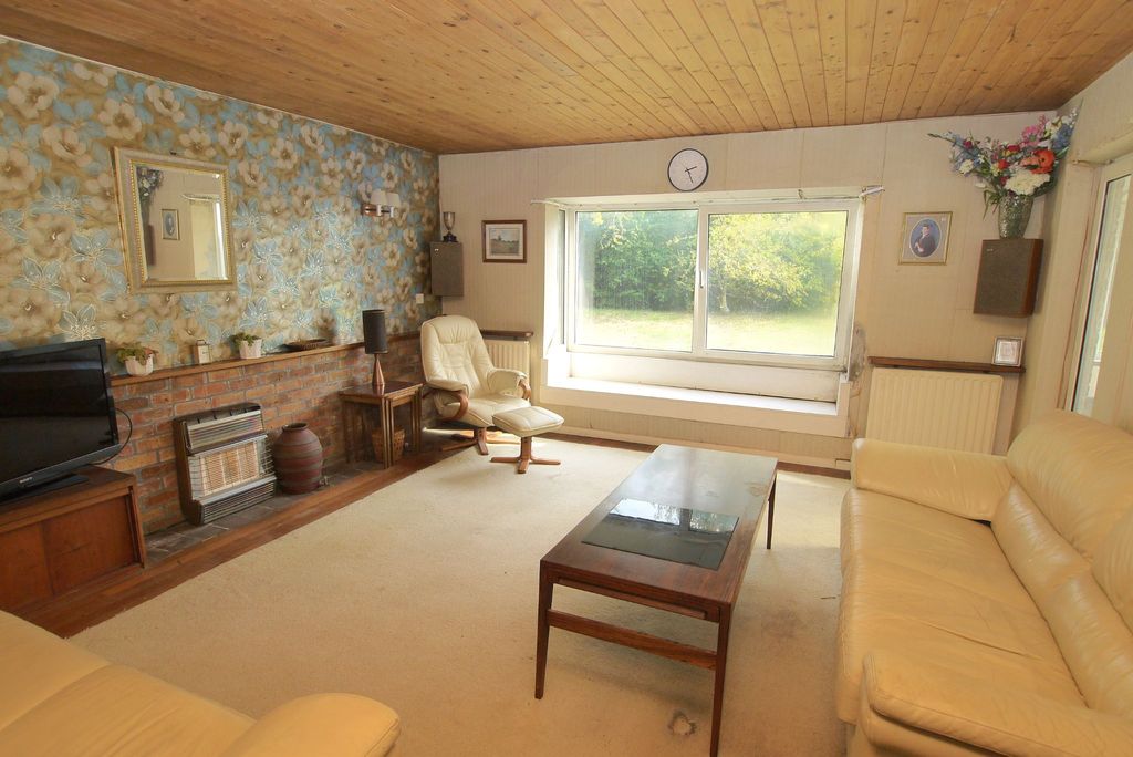 Property photo 3 of 12 Photograph 11