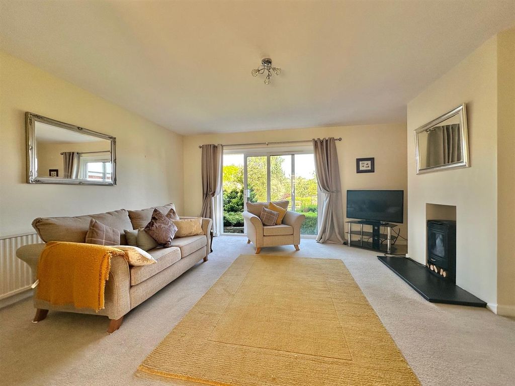 Property photo 2 of 42 23.Jpg