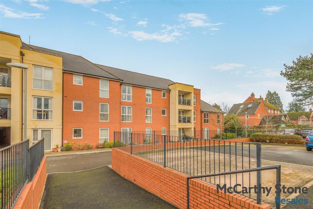 Property photo 1 of 19 8677993-Exterior05.Jpg