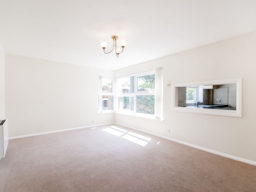 Property photo 2 of 8 Livingroom2