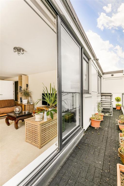 Property photo 3 of 8 Lettings Fulham Farm Close - Balcony.Jpg