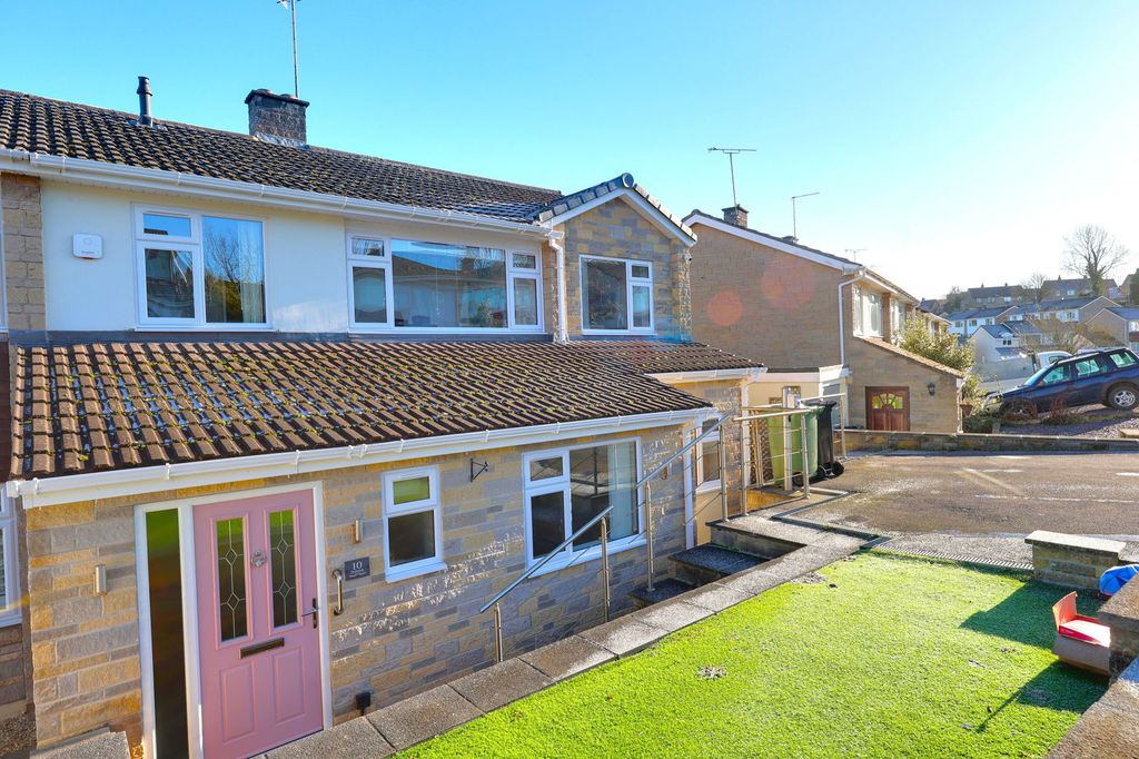 Property photo 2 of 45