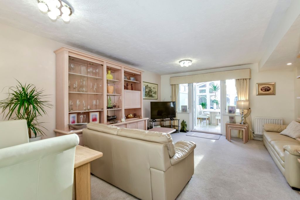 Property photo 3 of 26