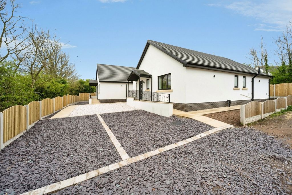 Property photo 1 of 10 Outside