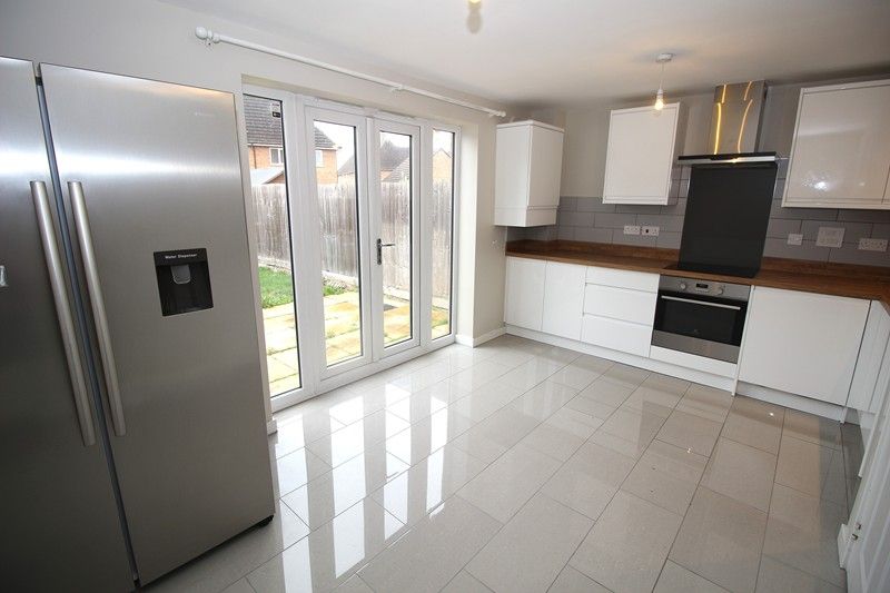 Property photo 3 of 15 Kitchen Diner