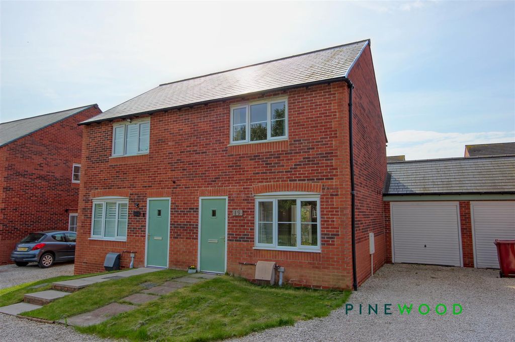 Property photo 1 of 14 Front