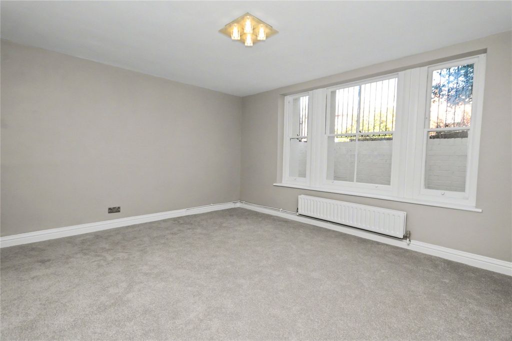 Property photo 2 of 5 Picture No. 16