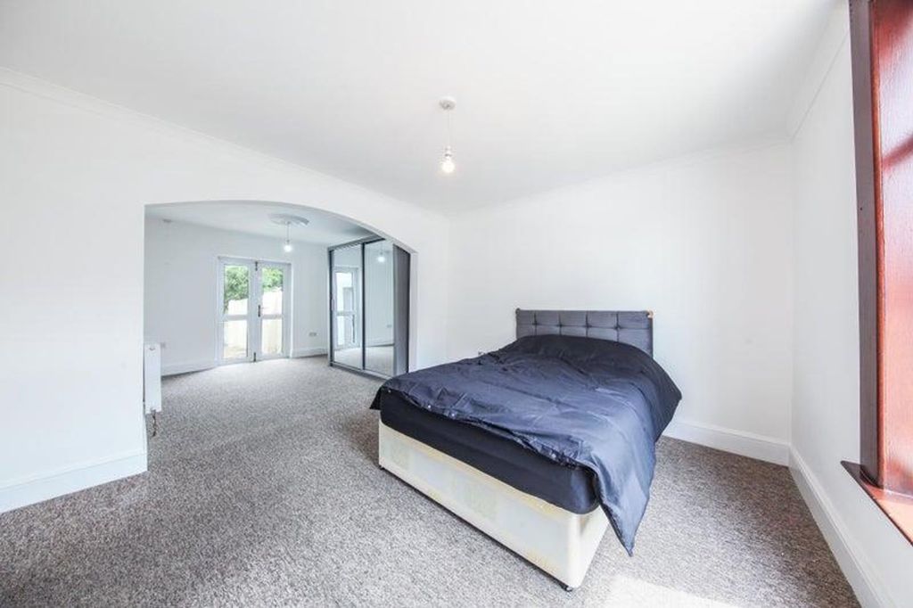 Property photo 1 of 4