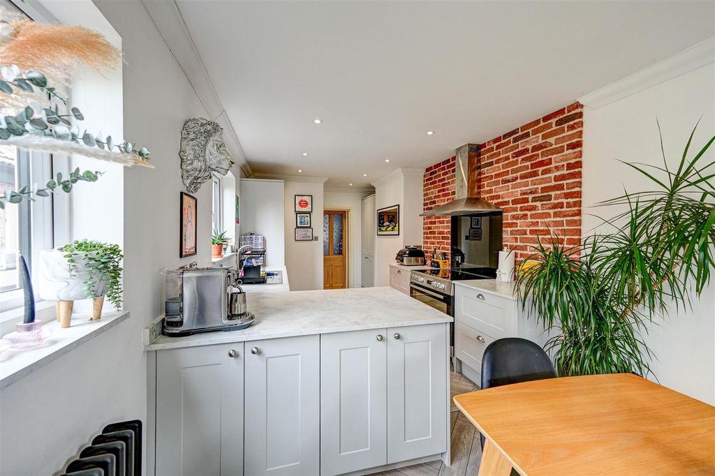 Property photo 1 of 22 Kitchen Breakfast Room 3.Jpg