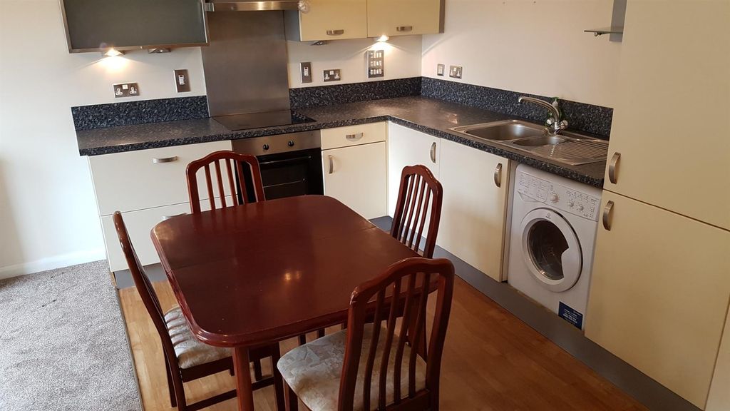 Property photo 3 of 5