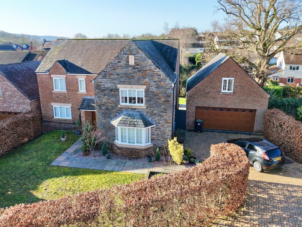 Property photo 1 of 21