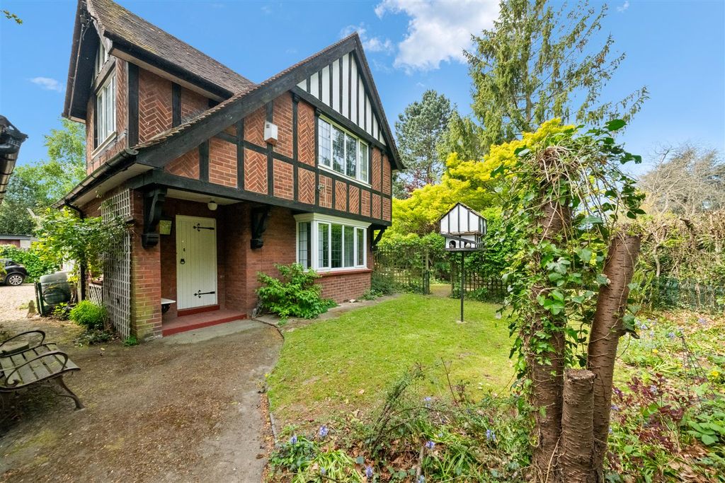Property photo 1 of 18