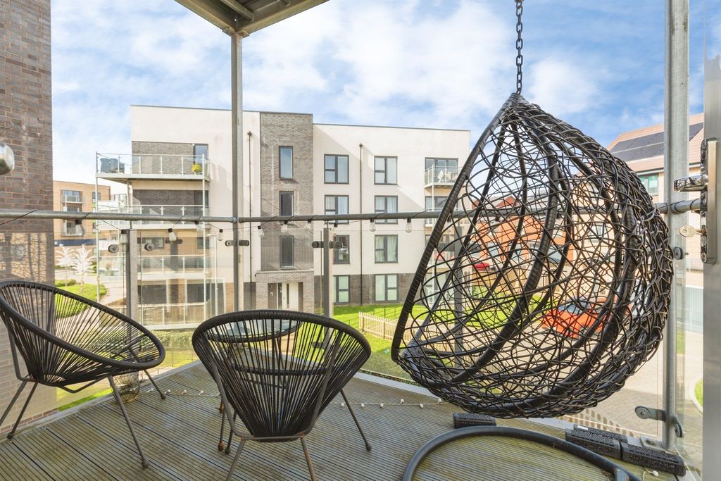 Property photo 2 of 20