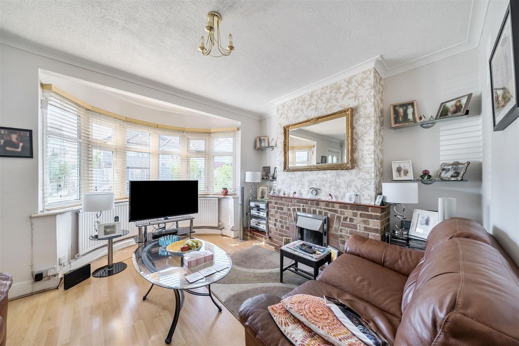 Property photo 3 of 16