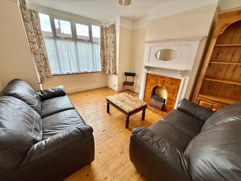 Property photo 2 of 11 Photo 4